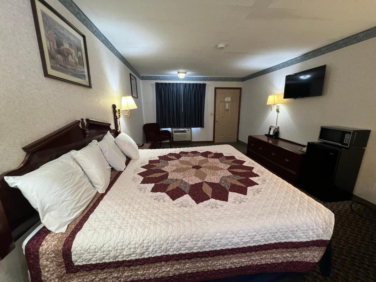 Americas Inn Bardstown Esterno foto