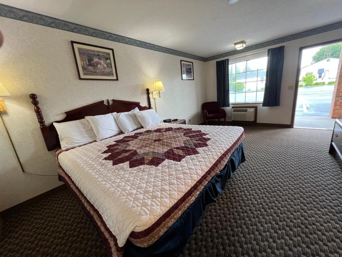 Americas Inn Bardstown Esterno foto