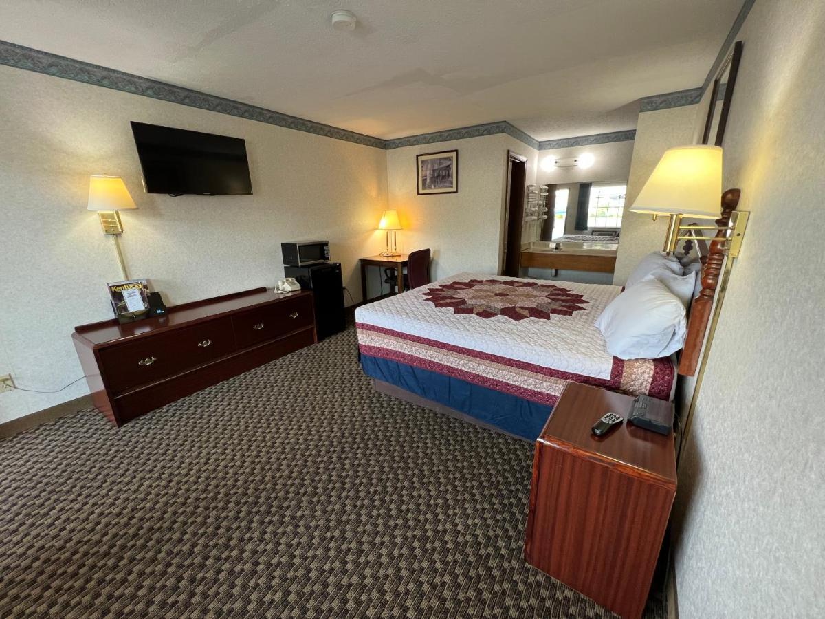 Americas Inn Bardstown Esterno foto