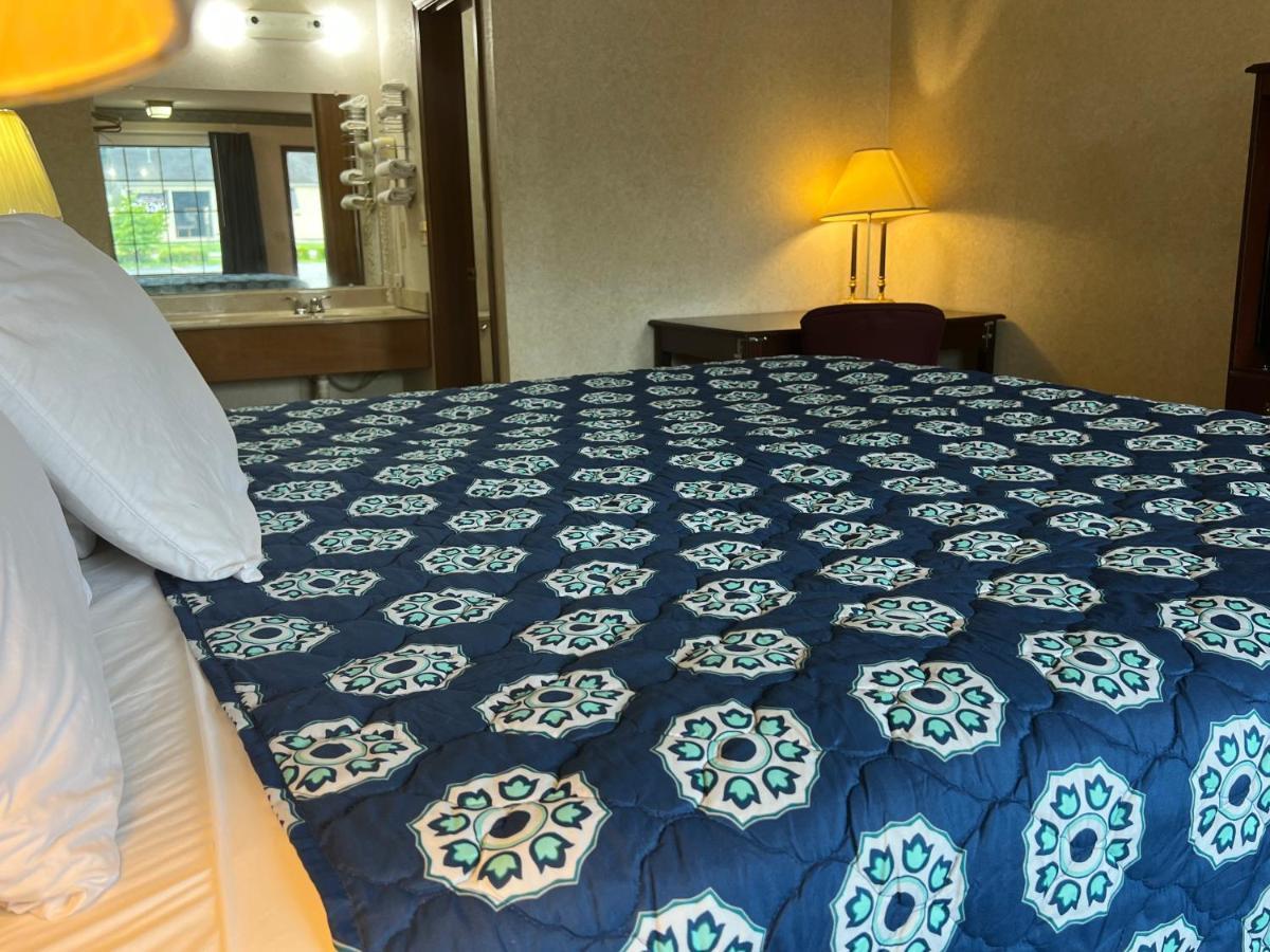 Americas Inn Bardstown Esterno foto