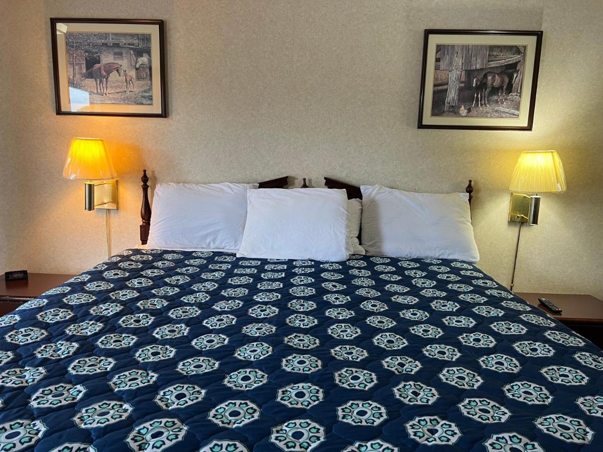 Americas Inn Bardstown Esterno foto