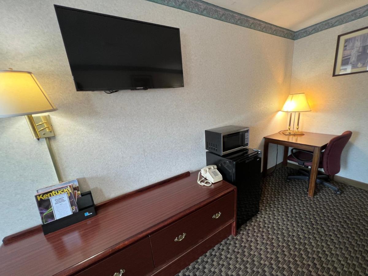 Americas Inn Bardstown Esterno foto