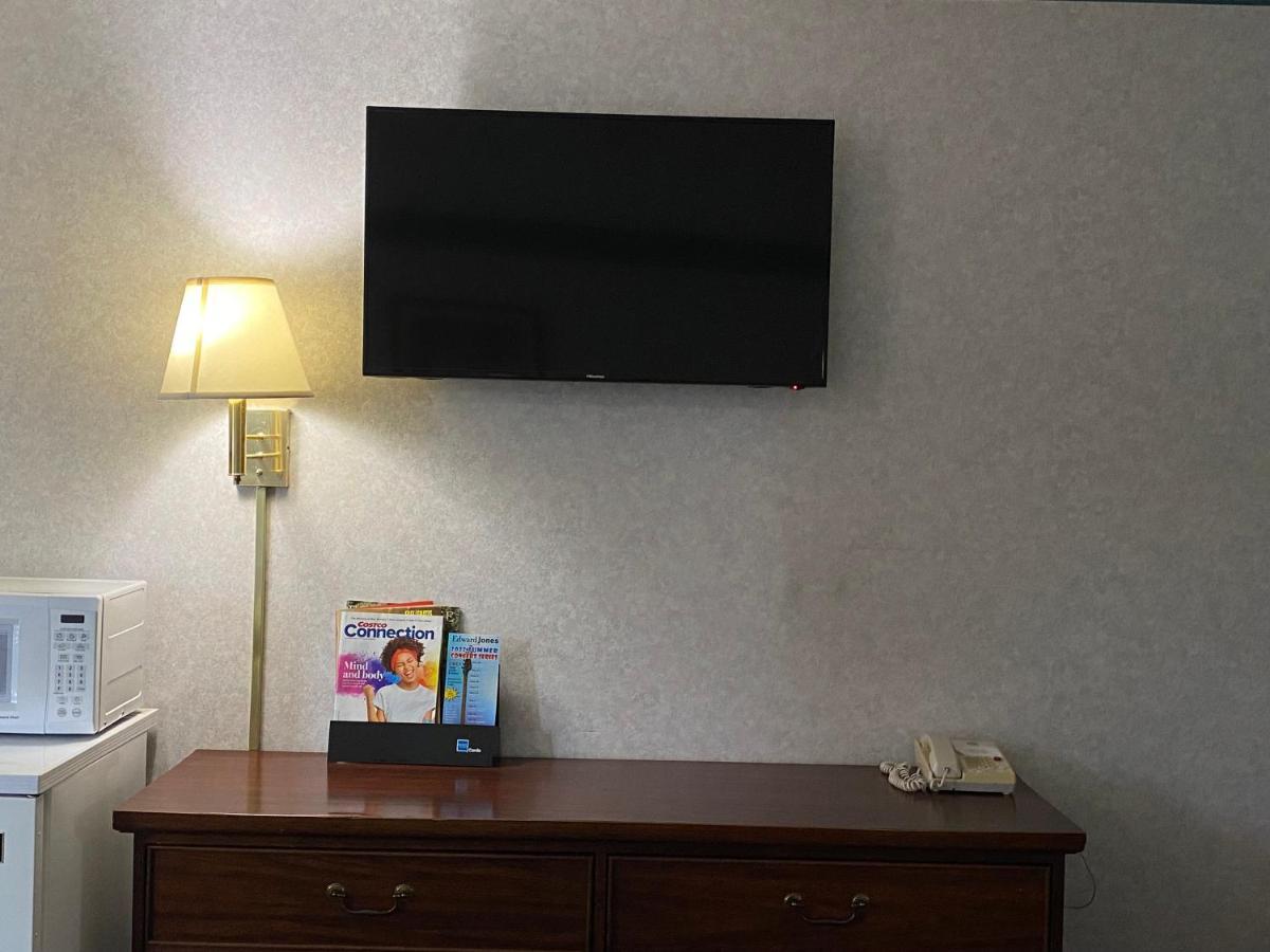 Americas Inn Bardstown Esterno foto