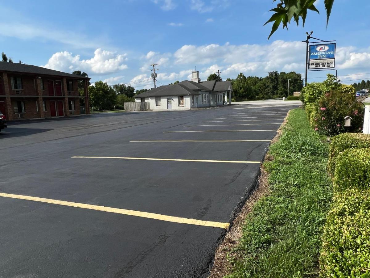 Americas Inn Bardstown Esterno foto