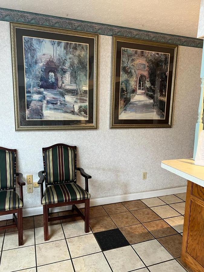 Americas Inn Bardstown Esterno foto