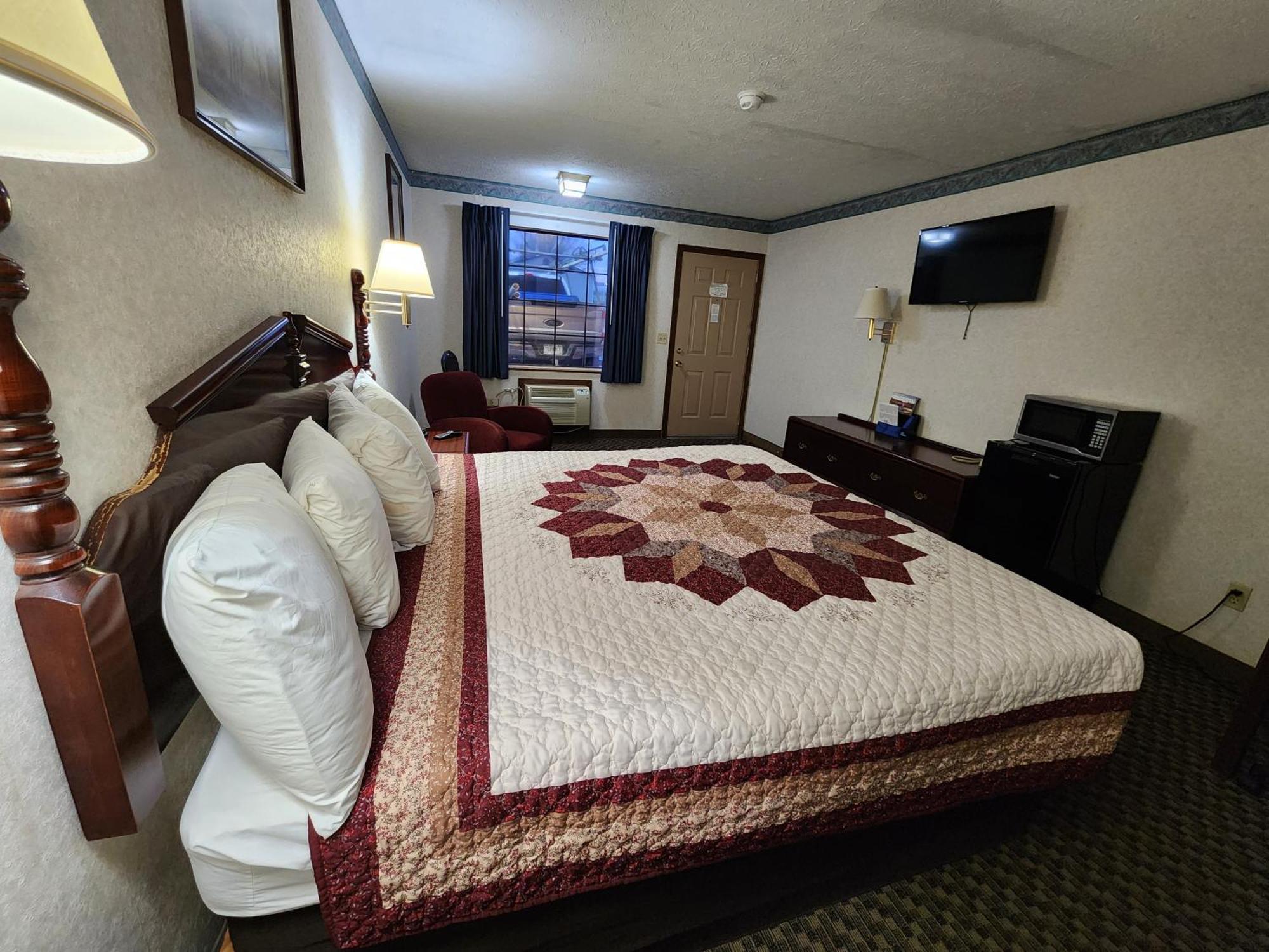 Americas Inn Bardstown Esterno foto