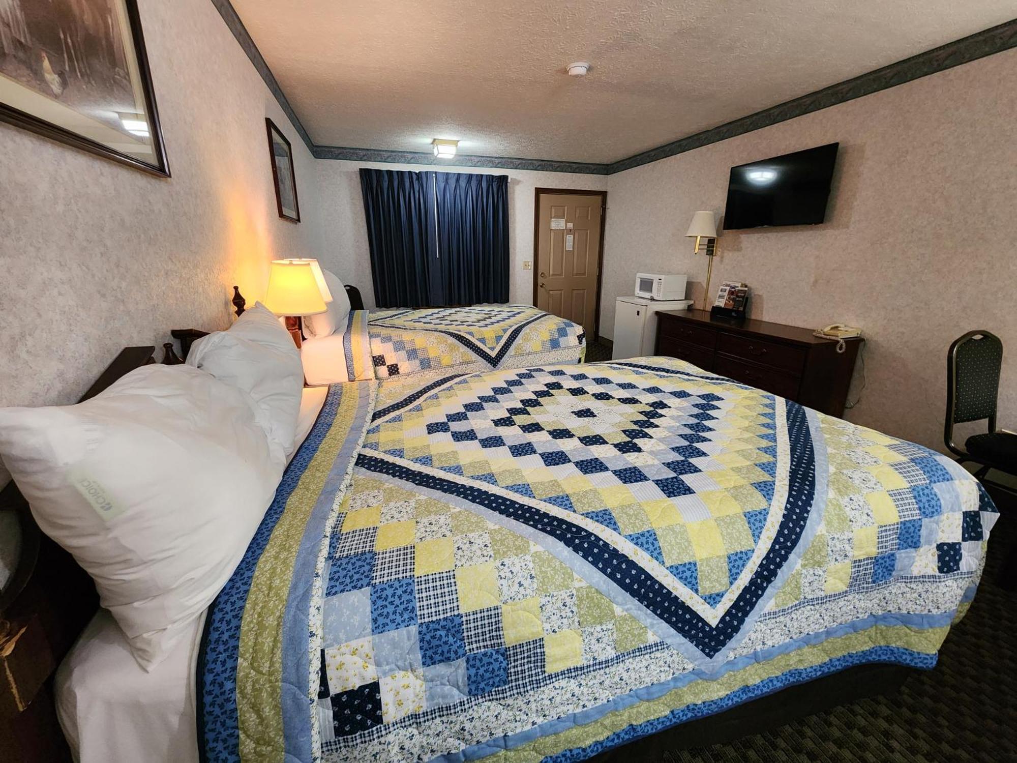 Americas Inn Bardstown Esterno foto