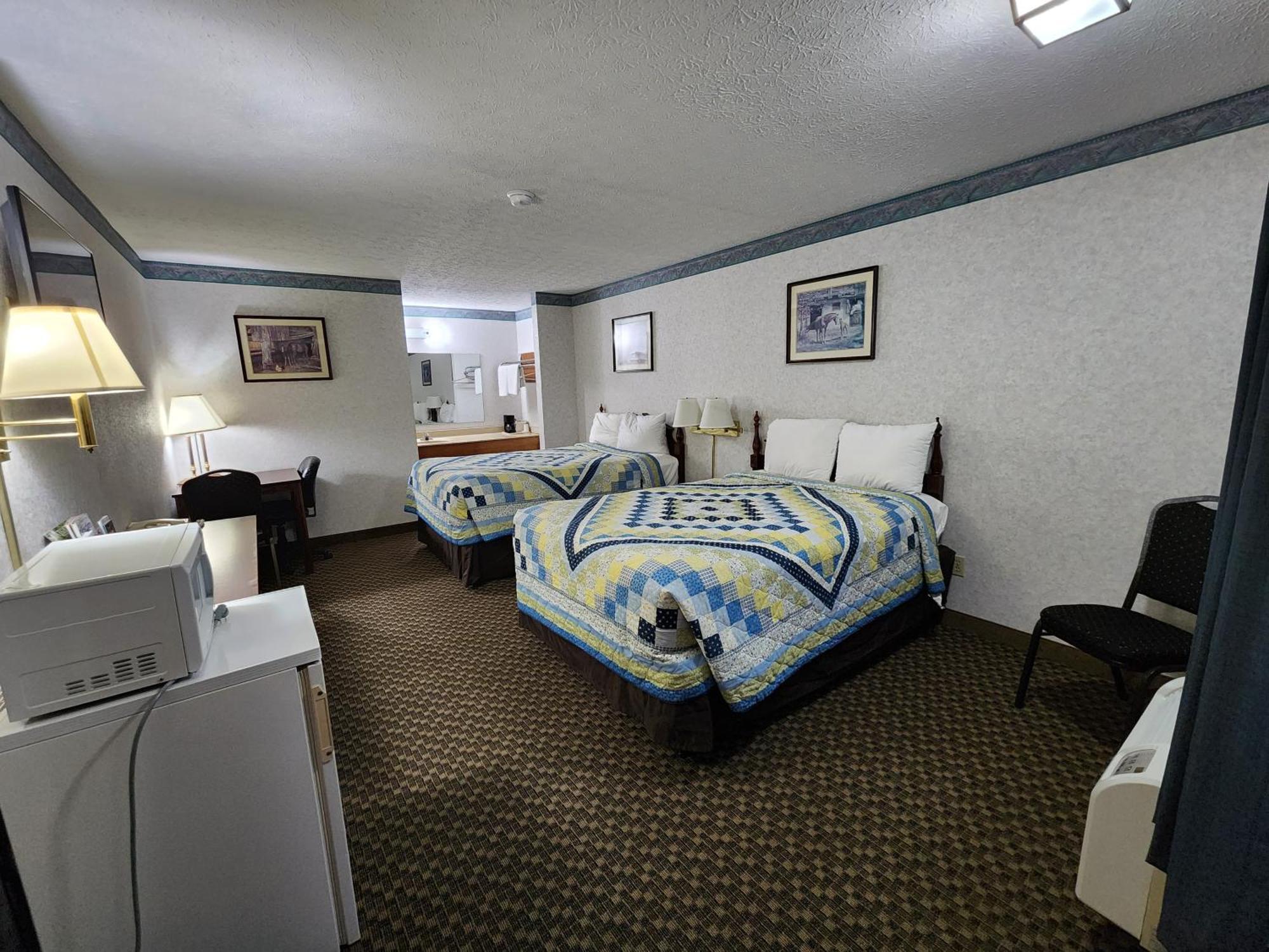 Americas Inn Bardstown Esterno foto