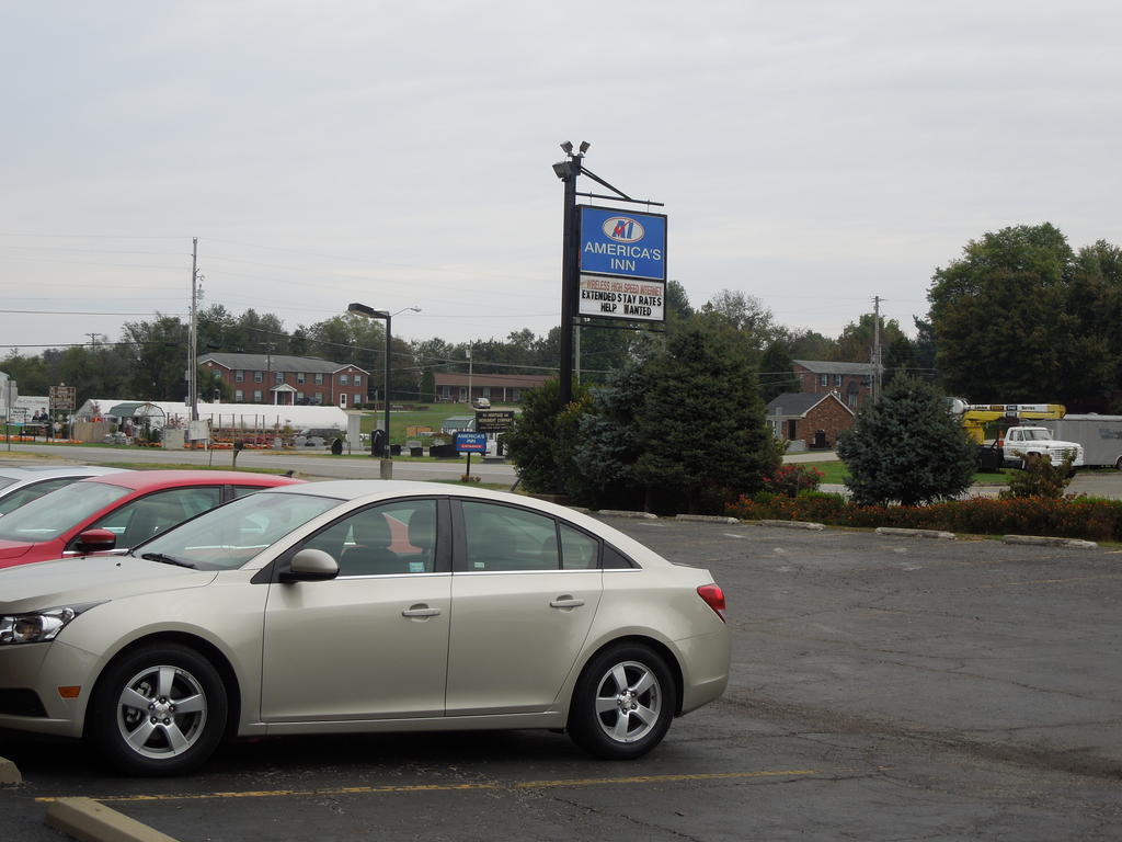 Americas Inn Bardstown Esterno foto