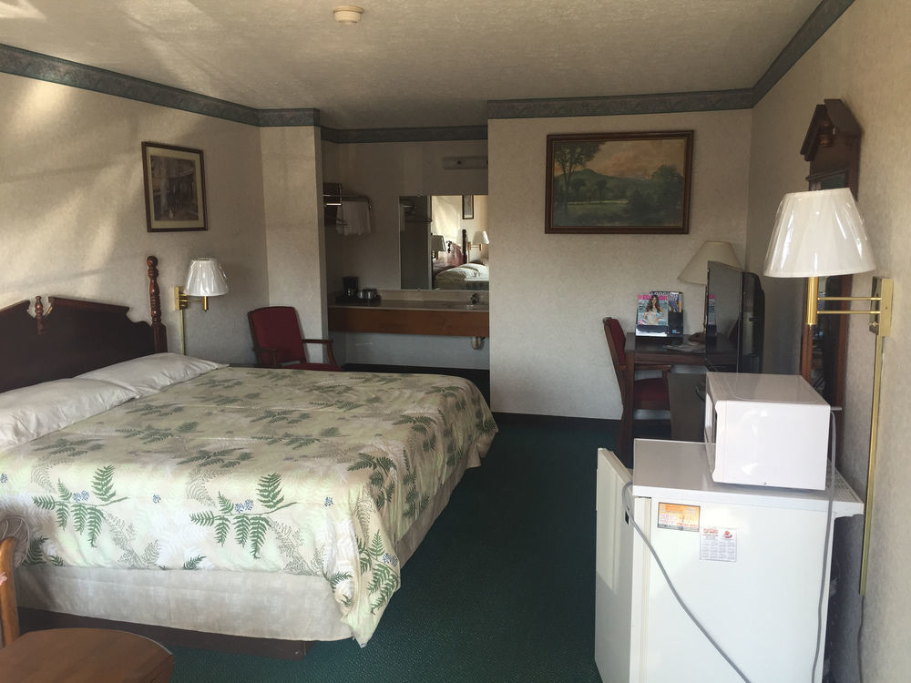 Americas Inn Bardstown Esterno foto