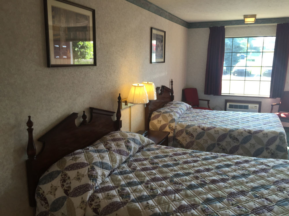 Americas Inn Bardstown Esterno foto