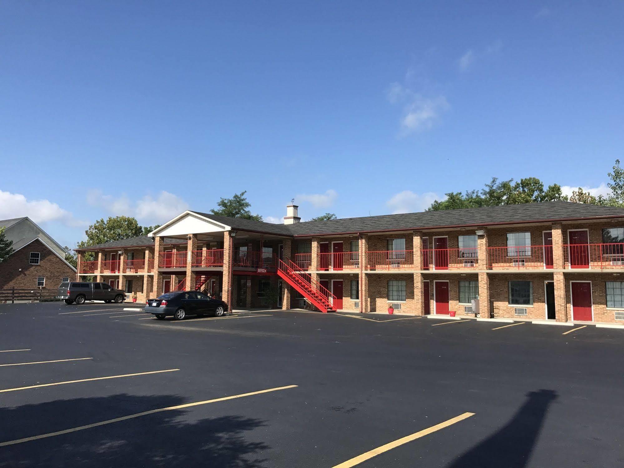 Americas Inn Bardstown Esterno foto